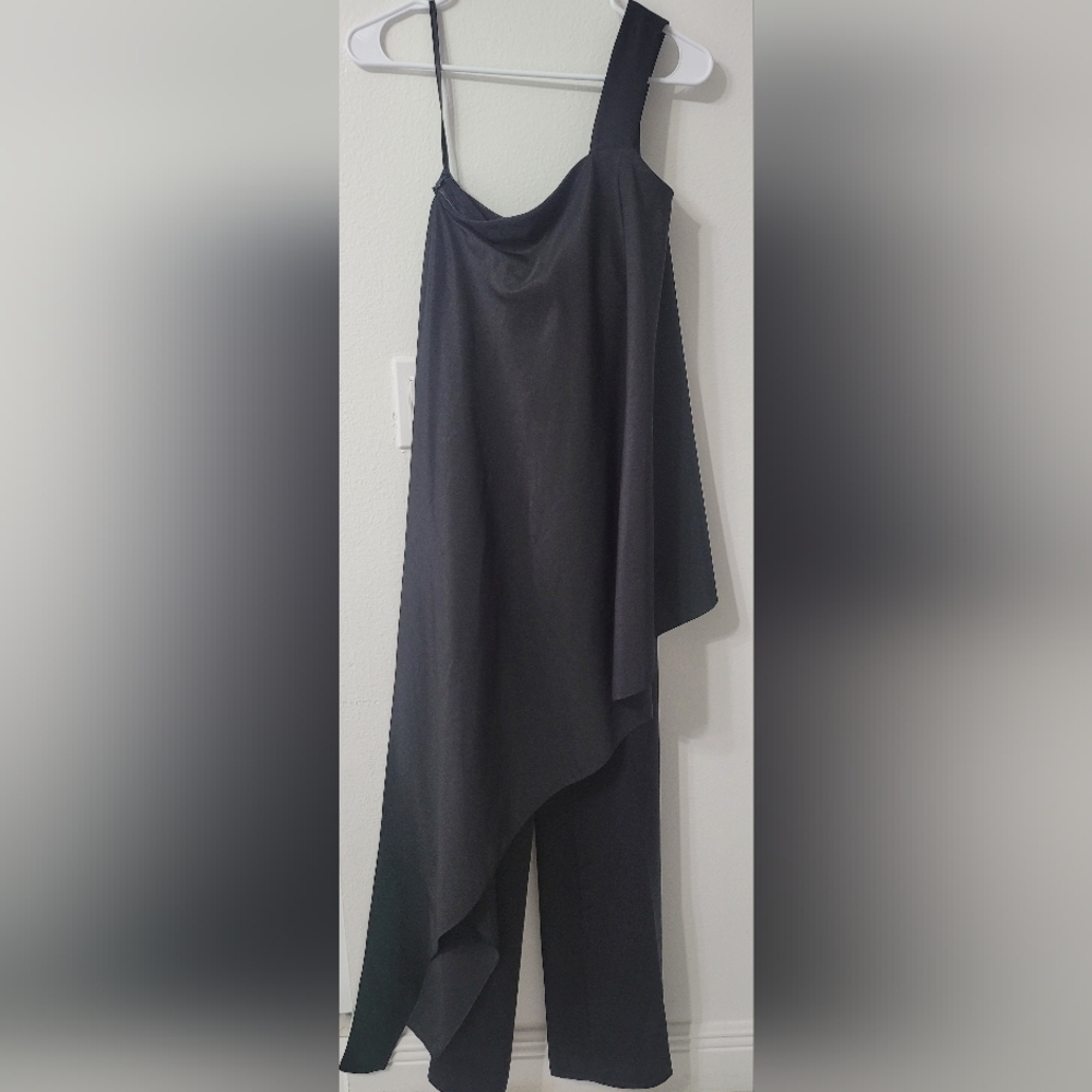 AQ/AQ One-Shoulder Black asymmetrical Jumpsuit New Size US0/UK4 - Picture 3 of 10
